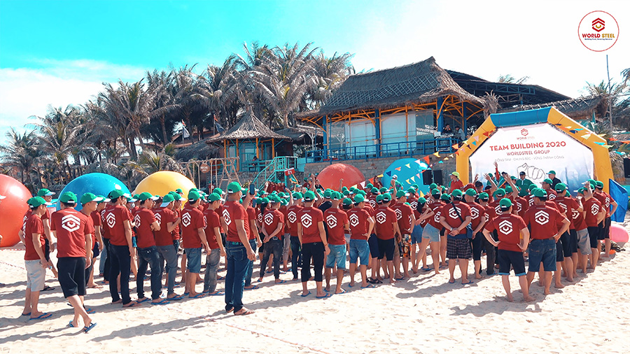 cac-thanh-vien-tap-hop-day-du-chuan-bi-cho-cac-tro-choi-teambuilding-wsg